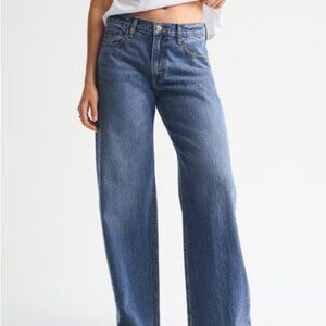 Abercrombie Ultra Loose Low Rise Wide Leg Jean in Medium Blue